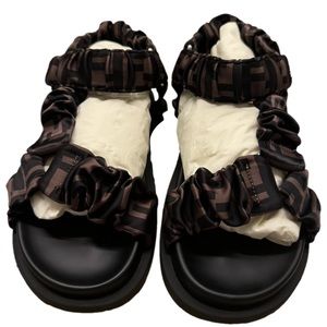 Fendi Feel Sandals BRAND NEW‼️🔥